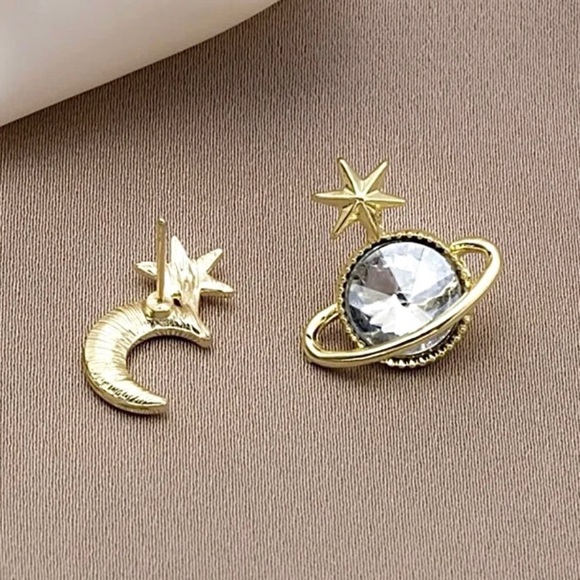 New Rhinestone Moon Planet & Star Gold + Silver Tone
Mismatch Stud Drop Earrings - Picture 2 of 4